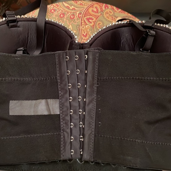 Rhinestone sexy girls night out on the town top. This is preowned hardy used. - Picture 4 of 9